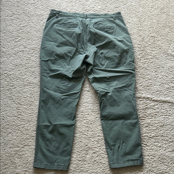 GAP Women’s Olive Chinos - Picture 4 of 5
